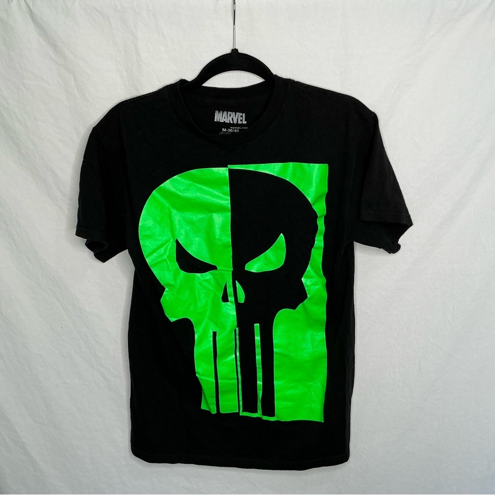 PUNISHER Lime‎ Green Men’s M Marvel COMICS Graphic Tee Shirt Mad Engine Fandom